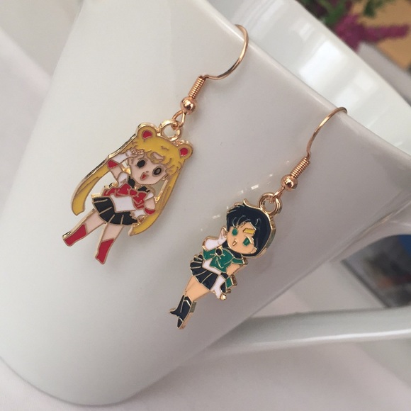 🍏50% OFF/3+...Set of 5 Sailor Moon Characters and 2 Cats Earrings - Picture 6 of 13
